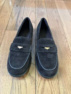 Woman’s Brown Suede Penny Loafers